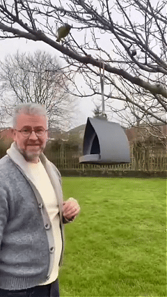 Neujahrsangebot: 70 % Rabatt – ⏰ Hängendes Vogelfutterhaus für den Garten mit Dach 🐦